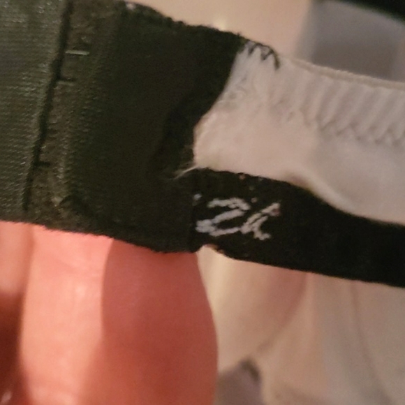 la senza REMIX white with black band bra - Picture 3 of 5